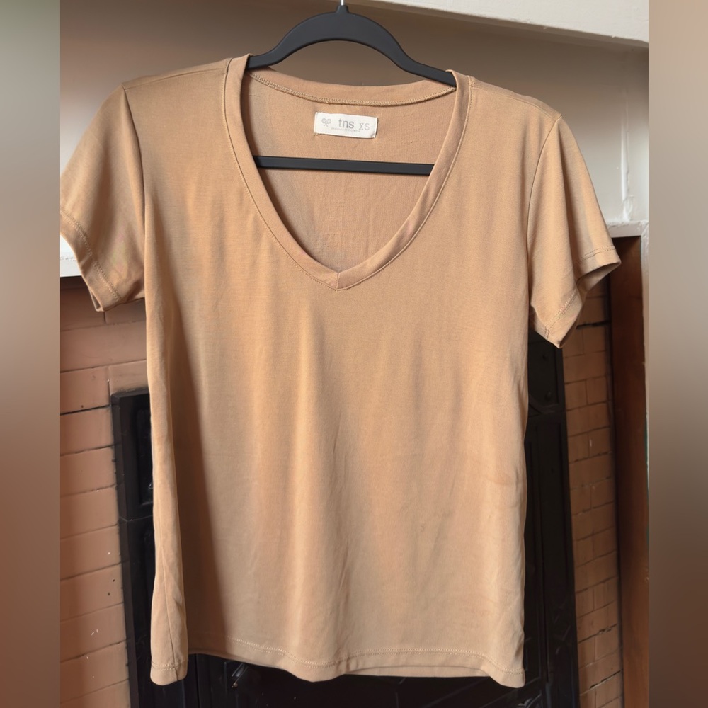 Women's V-Neck Tee in Camel